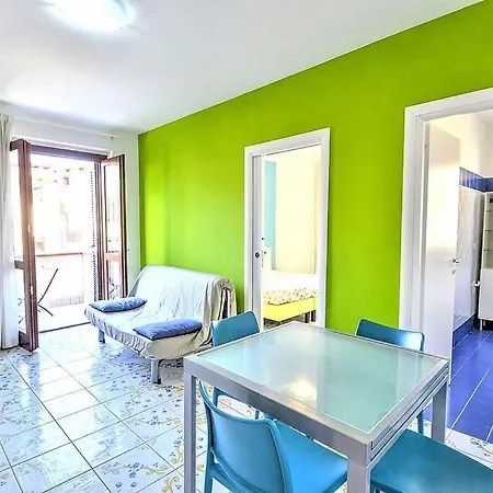 Lägenhet In Sleeps 2 Includes Air Con Agropoli
