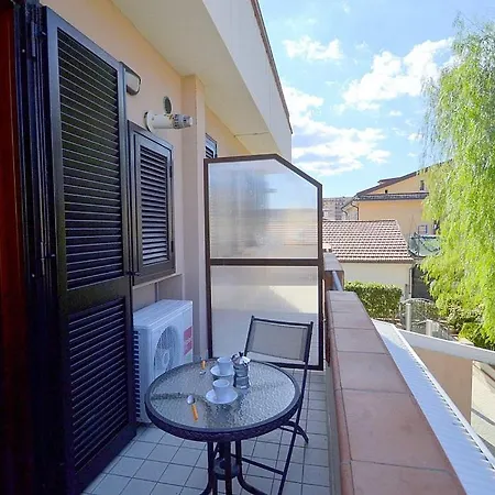 In Sleeps 2 Includes Air Con Lägenhet Agropoli