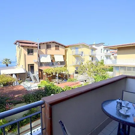 In Sleeps 2 Includes Air Con Lägenhet Agropoli