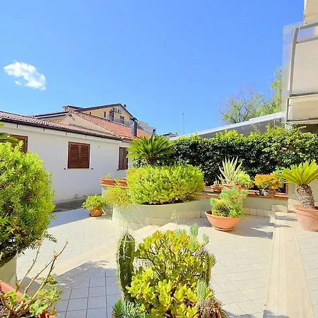 In Sleeps 2 Includes Air Con Lägenhet Agropoli